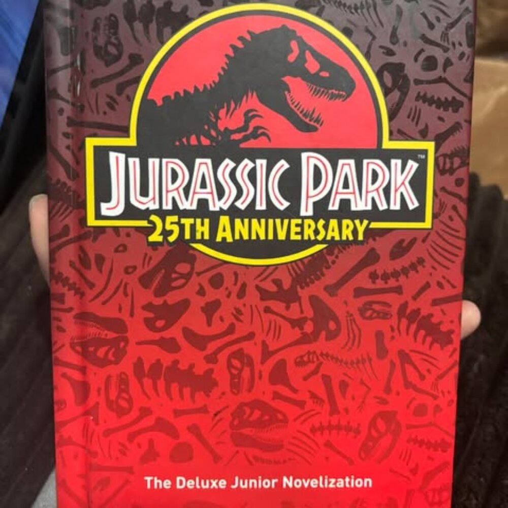 Jurassic Park 25th Anniversary: The Deluxe Juinor Novelization -